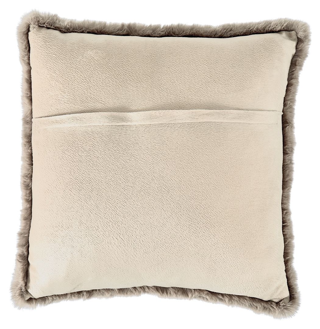 Gariland - Faux Fur Pillow