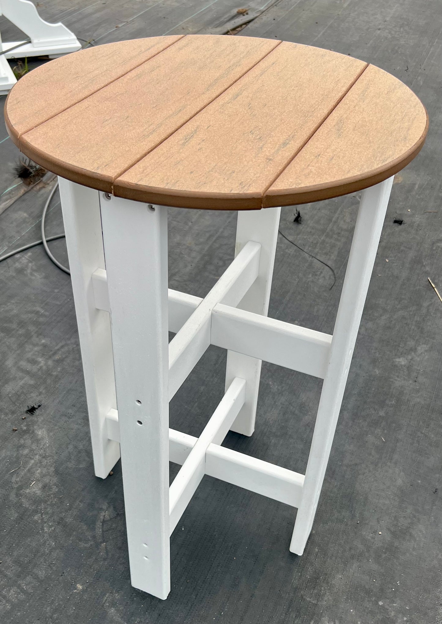 HD Poly Pub Height 20in ROUND Table