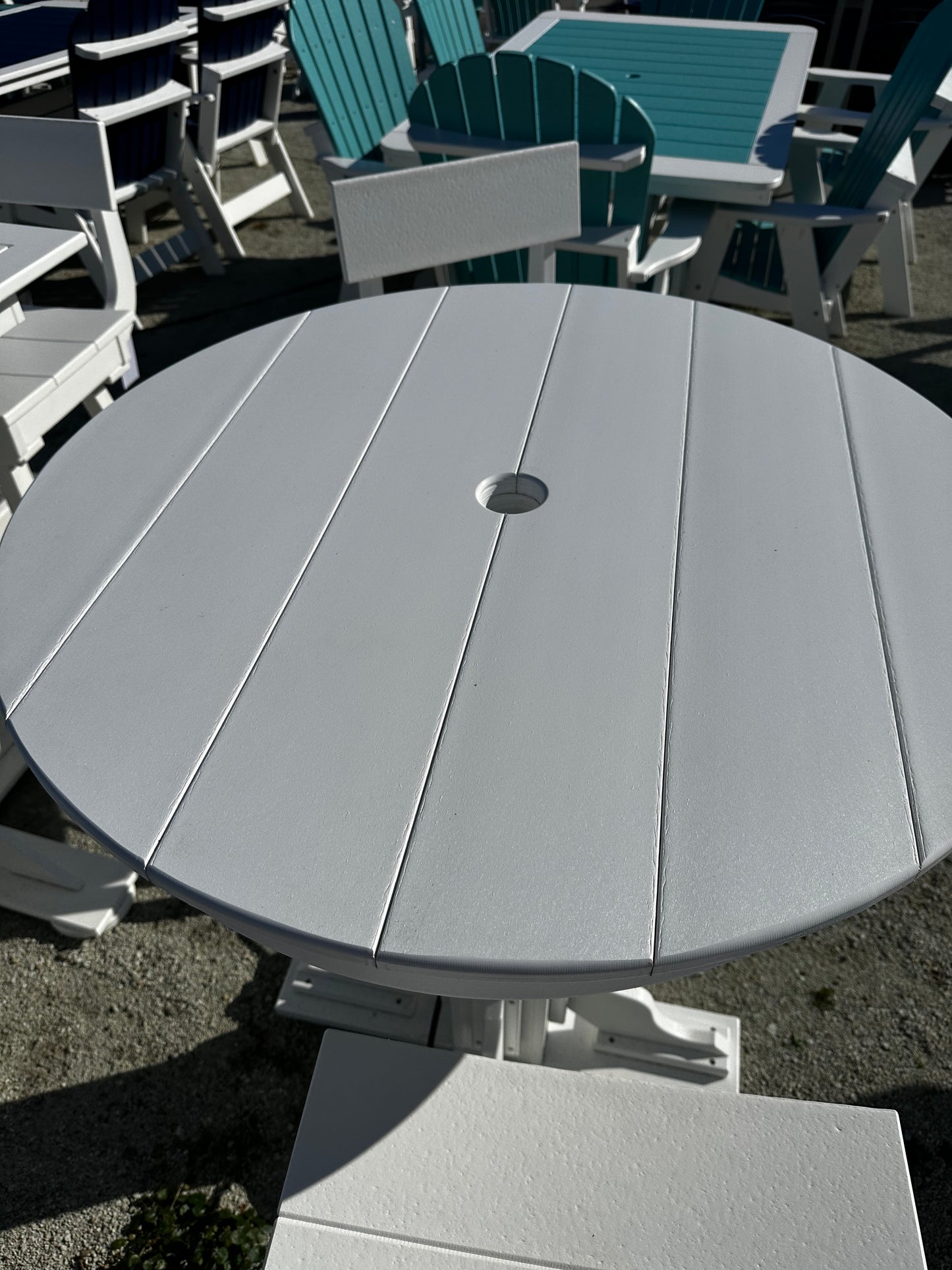 HD Poly Bar Height 33in SQUARE or ROUND Table